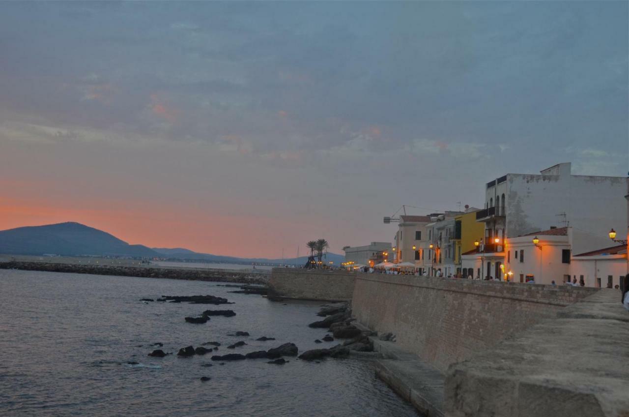 Alghero Old Town Apartment Steps To Sea And Scenic Ramparts Exterior foto